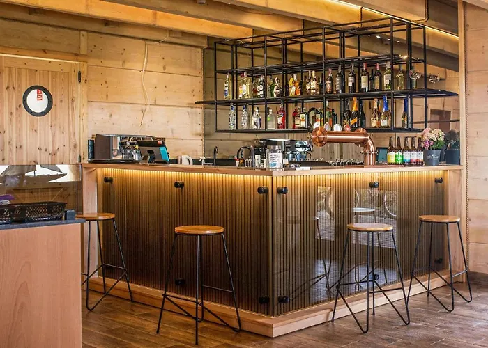 شقة 2 Bedroom Cozy In *